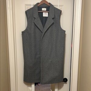 Active USA Gray Sleeveless Vest